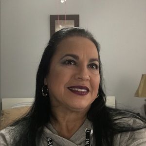 Meet your Posher, Manel